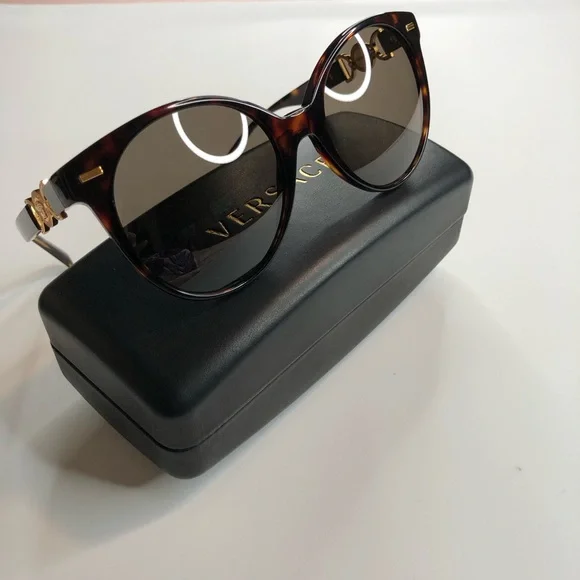 Versace VE4442 Women’s Tortoise Sunglasses with Medusa Logos at Temples ~ BNIB! - Picture 2 of 10
